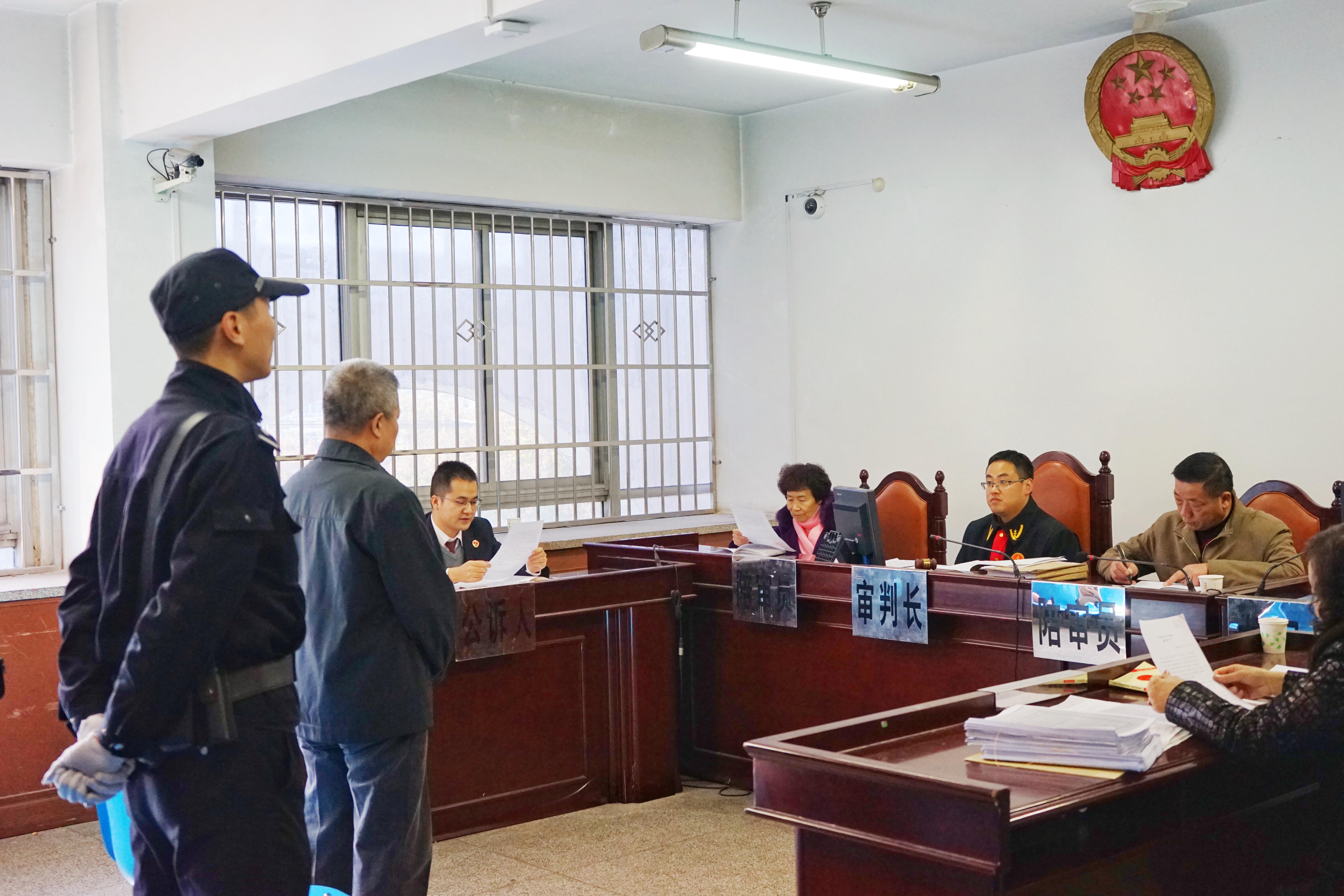 渭滨区监察委移送首例职务犯罪案件公开庭审